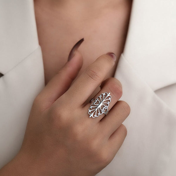 Ausgehöhlte Ringe im Vintage-Filigranstil