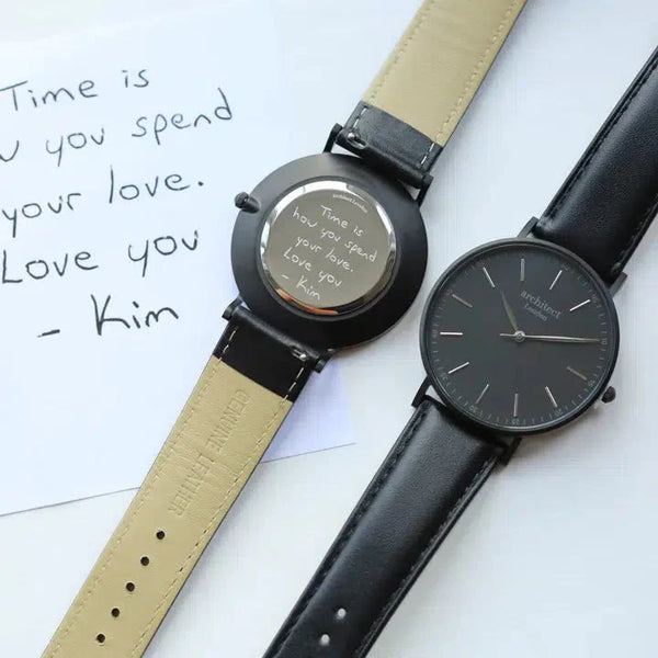 Minimalistische Herrenuhr mit handgravierter Schrift