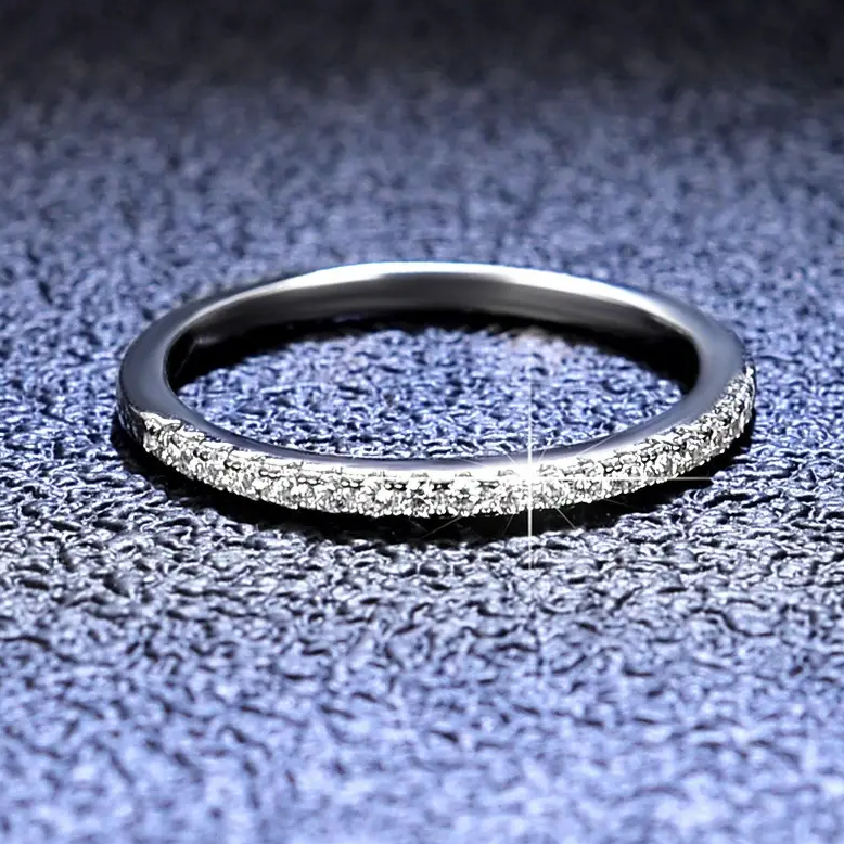 Chavri - Brillanter Zirkonia-Ring