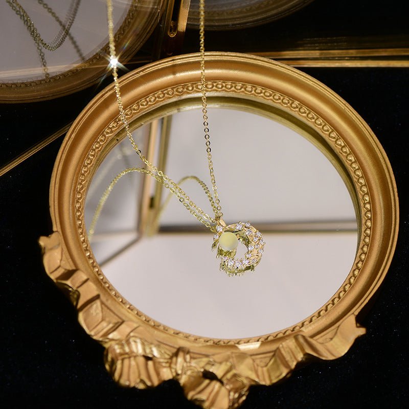 Mondschloss Halskette