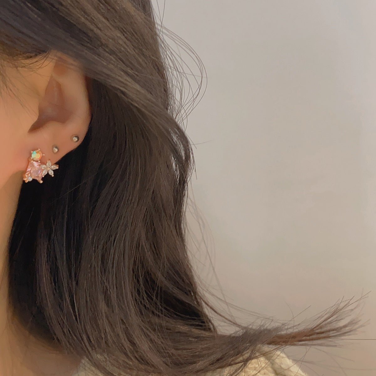 Ohrstecker mit rosa Edelsteinblumen - Alicia