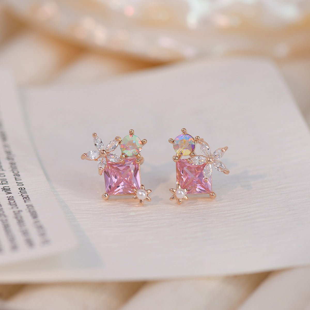 Ohrstecker mit rosa Edelsteinblumen - Alicia