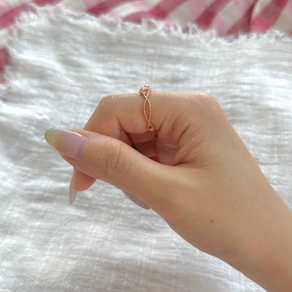 Ring mit rosa Edelsteinen – Nova