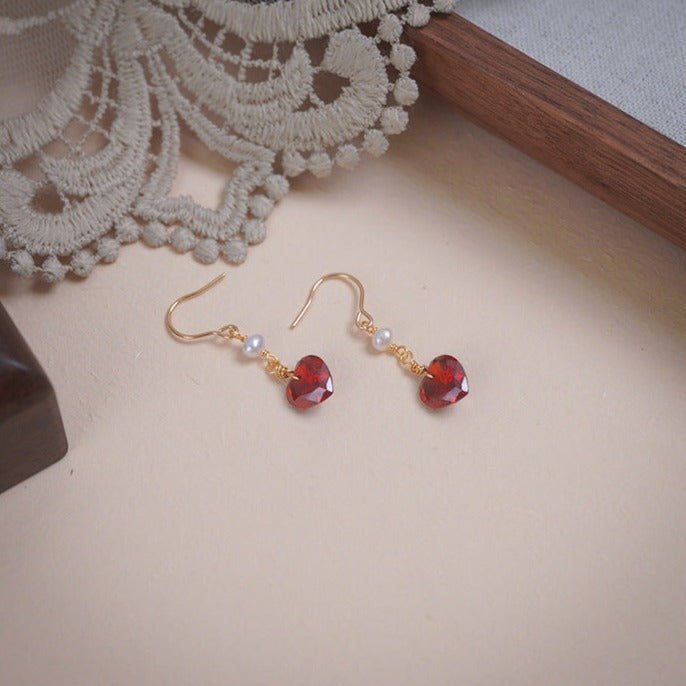 Rote Herzohrringe (massives Silber)