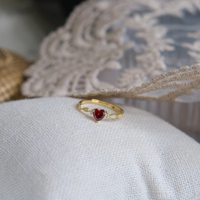 Roter Herzring (massives Silber)