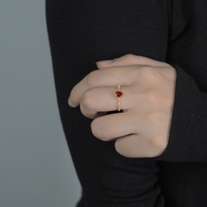 Roter Herzring (massives Silber)