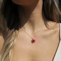 Rote Mohnblumenkette