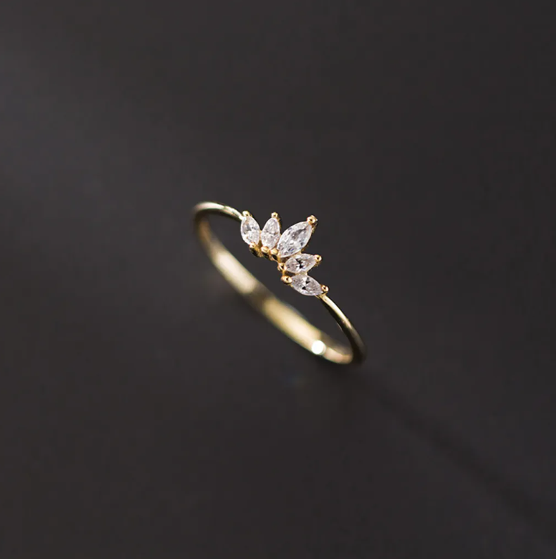 Chavri - Schimmernder Kristall Kronenring