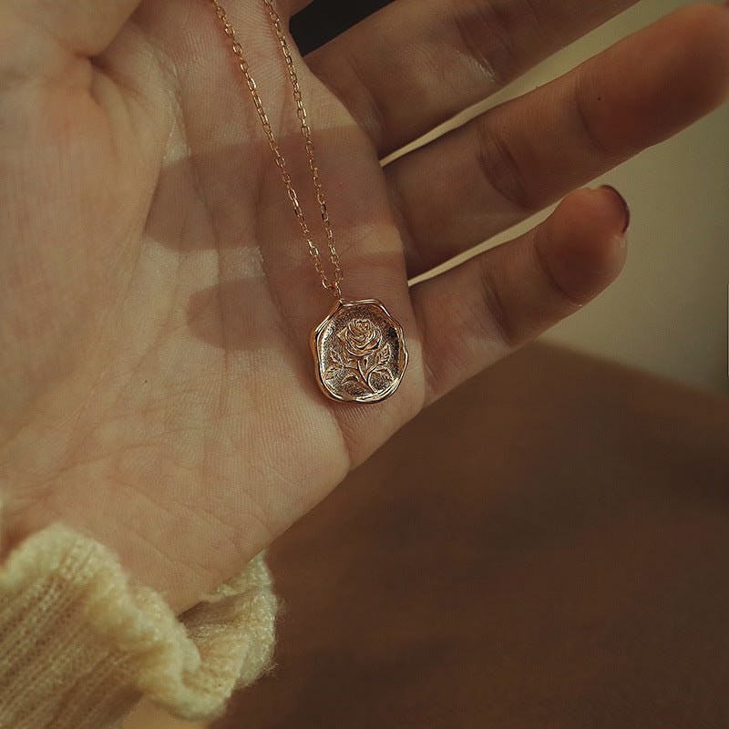 Rosenmünz-Halskette – Saige (massives Silber)