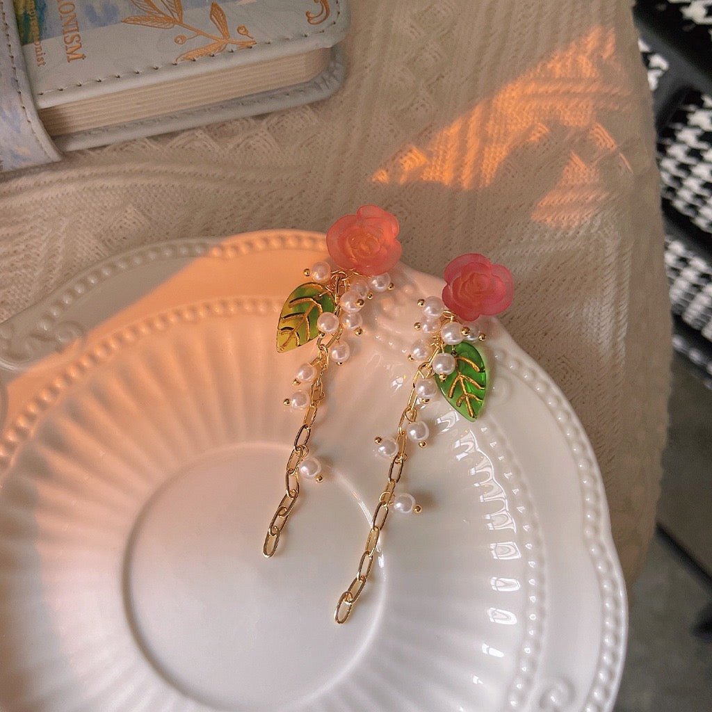 Ohrringe mit Rosentropfen