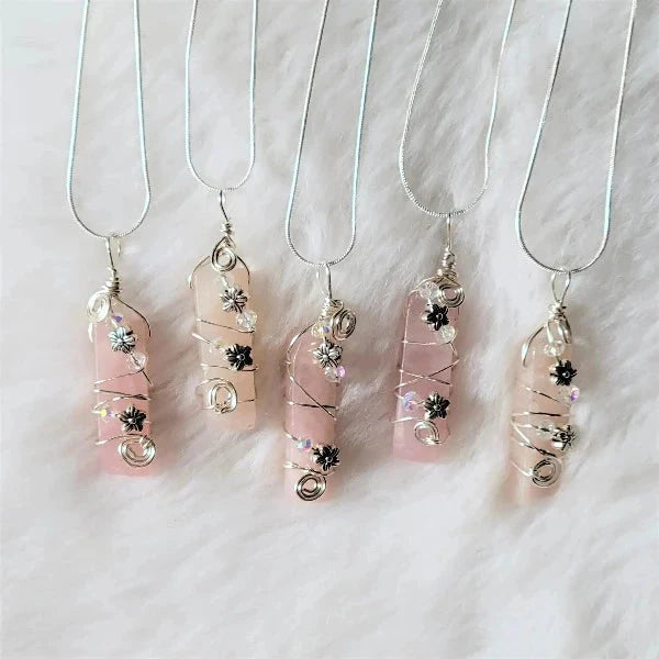 Halskette mit Rosenquarz-Kristall