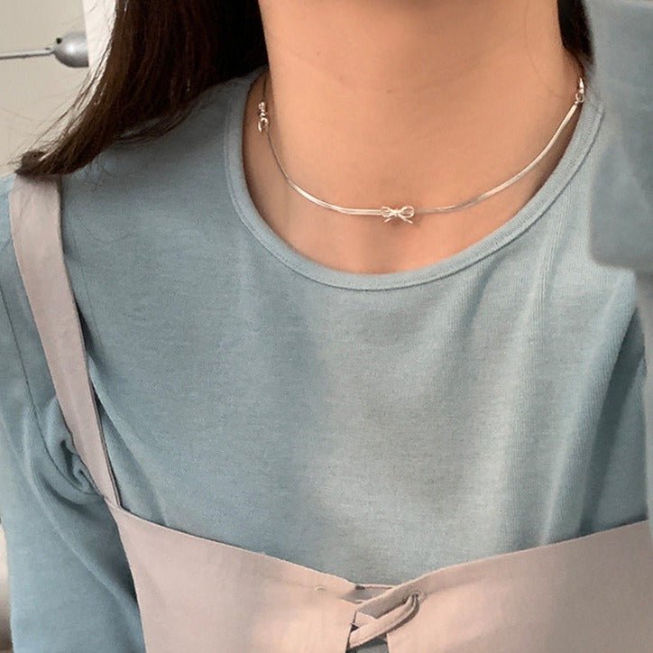 Silberne Halskette mit Schleife