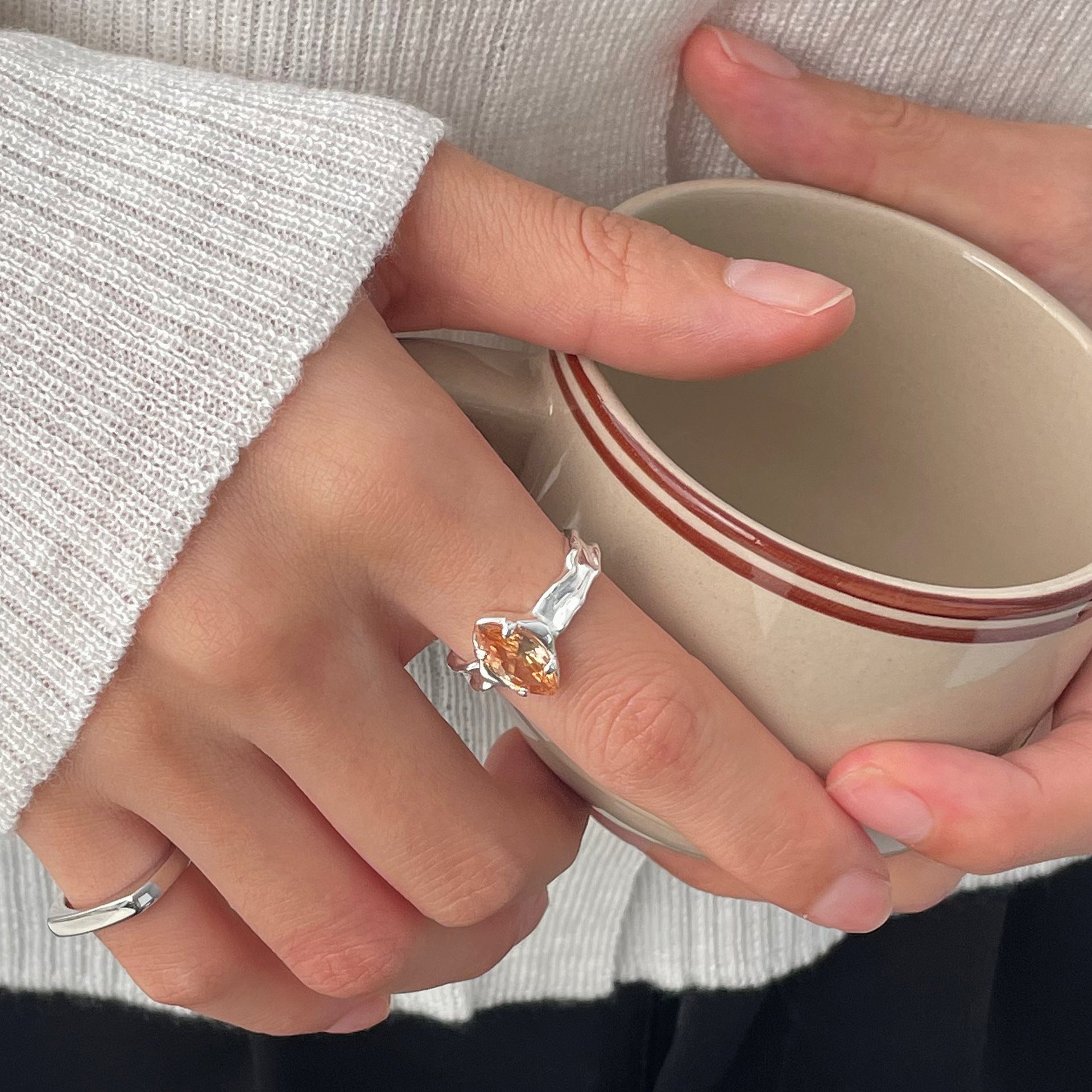 Silberner Edelsteinring (massives Silber)