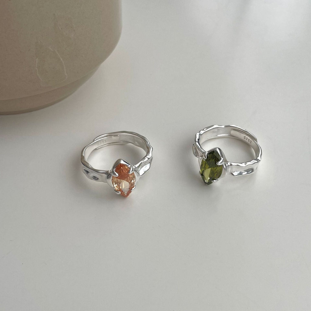 Silberner Edelsteinring (massives Silber)