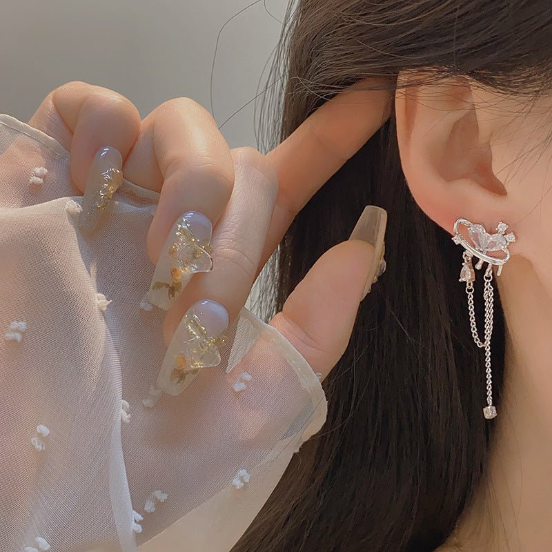 Silberne Herzohrringe