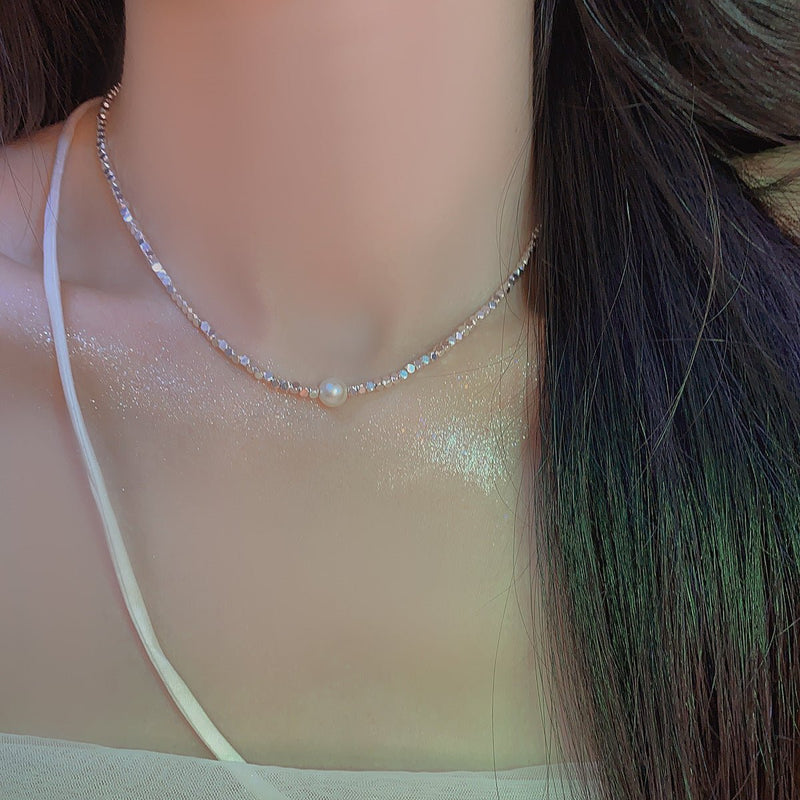 Silberne Perlenkette