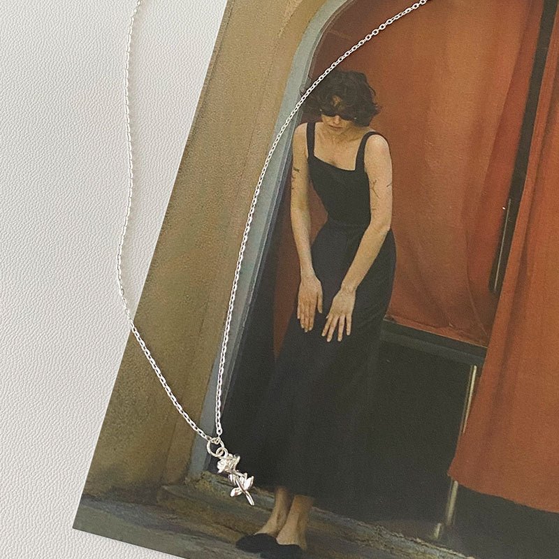 Silberne Rosenhalskette (massives Silber)