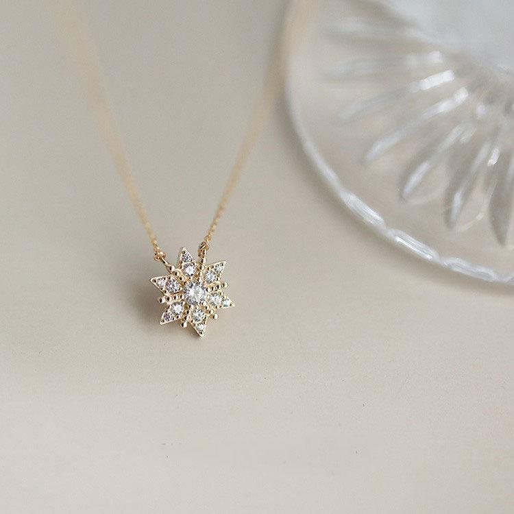 Schneeflocken-Halskette (massives Silber)