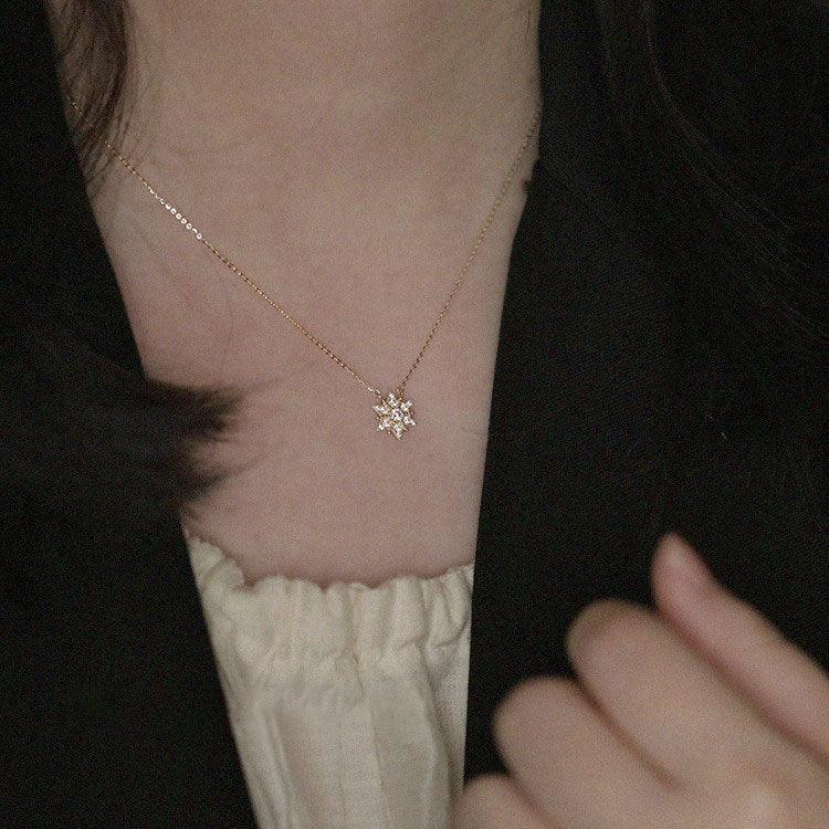 Schneeflocken-Halskette (massives Silber)