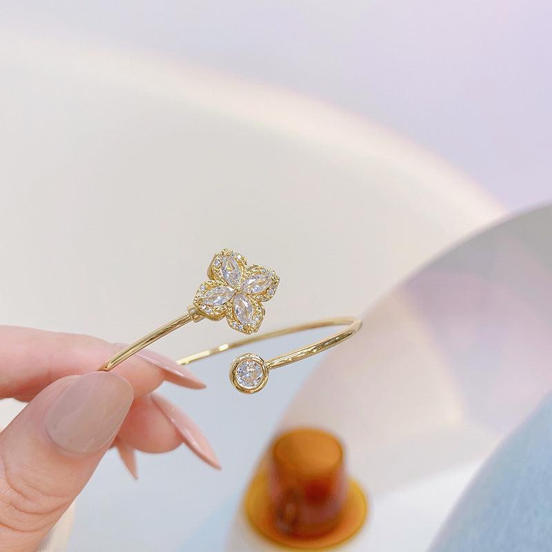 Drehbares Glücksklee-Armband