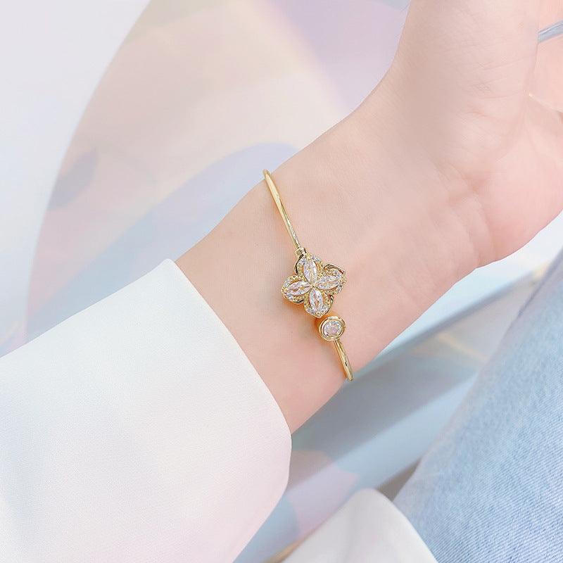 Drehbares Glücksklee-Armband