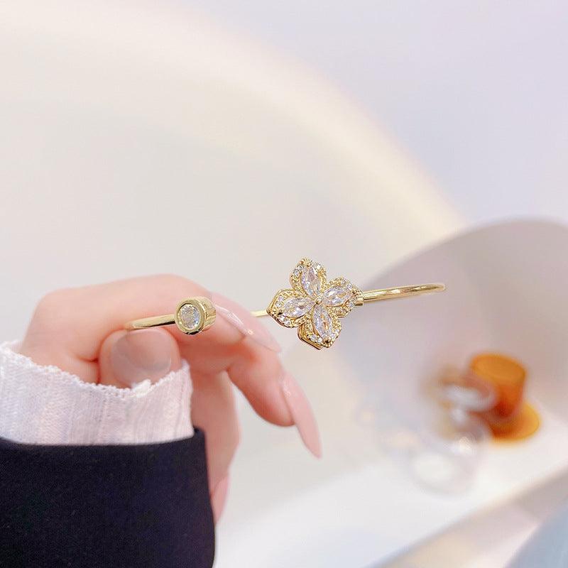 Drehbares Glücksklee-Armband