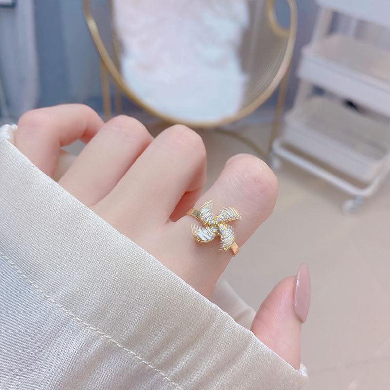 Sammlung sich drehender Windmühlen