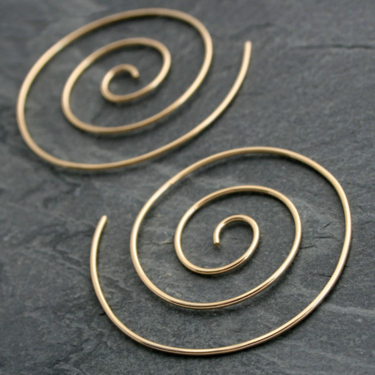 Chavri - Einzigartige Spiral-Ohrstecker