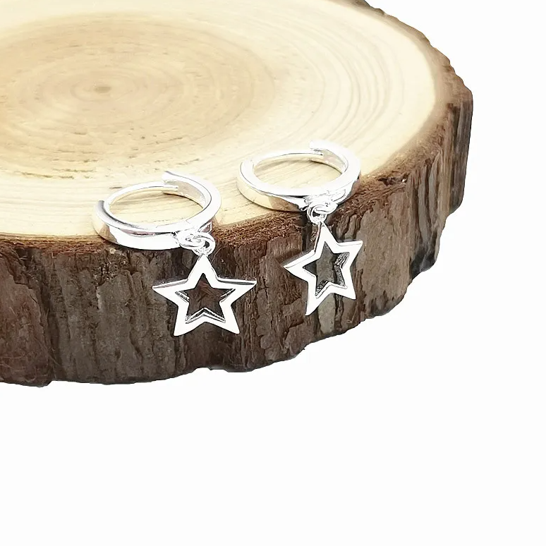 Chavri - Kleine Sternchen-Ohrringe