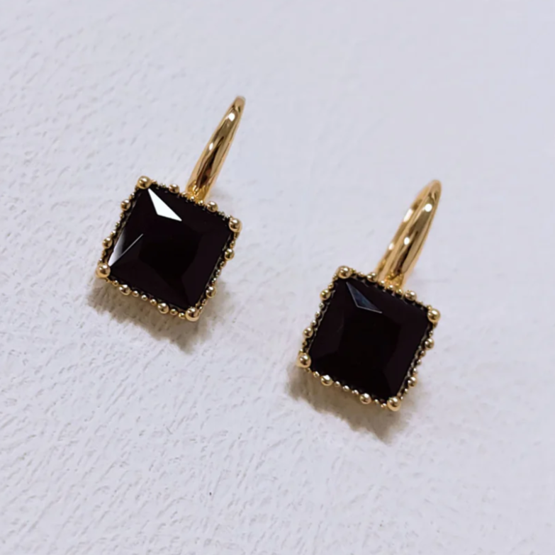 Chavri - Zeitlose Polyhedron-Ohrringe