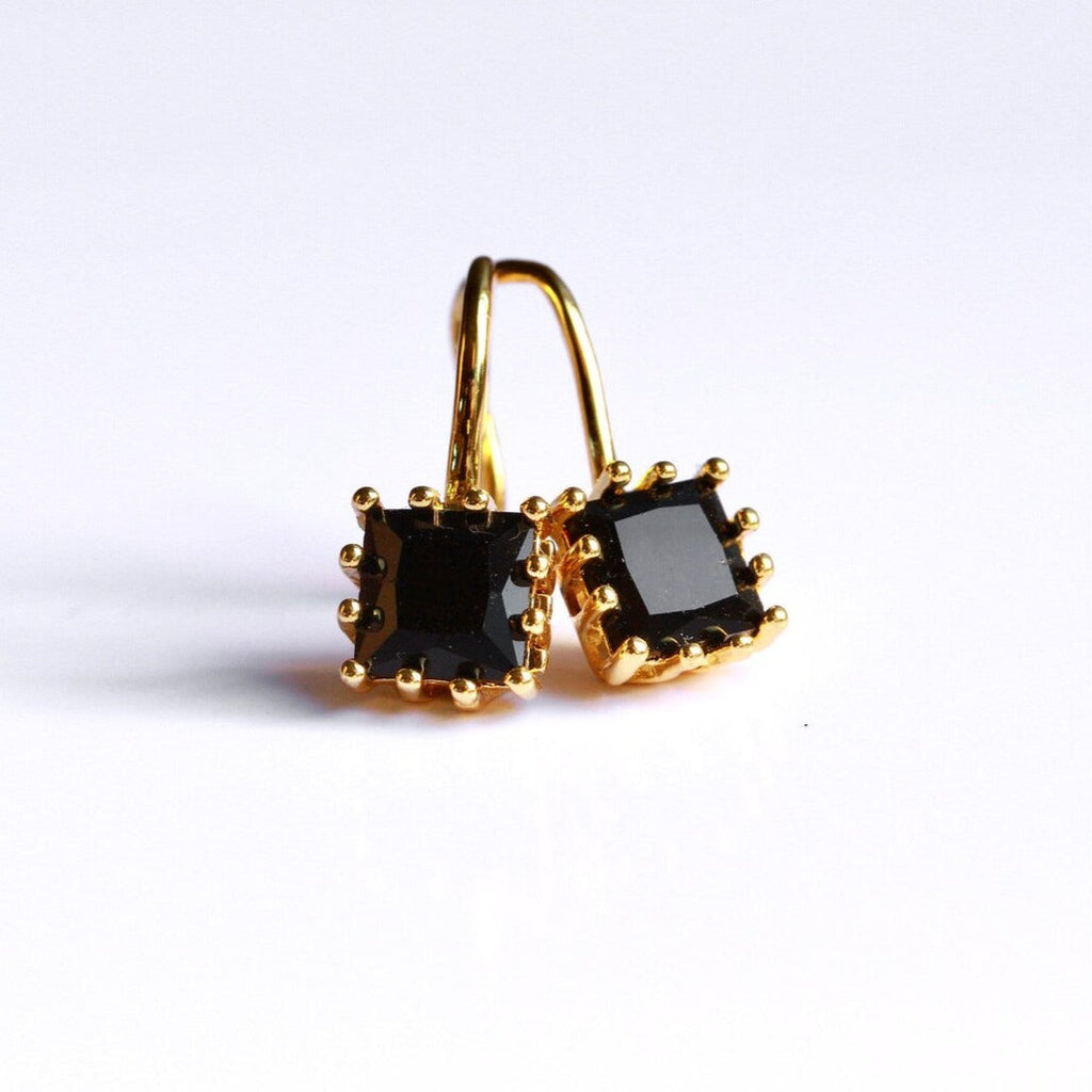 Chavri - Zeitlose Polyhedron-Ohrringe