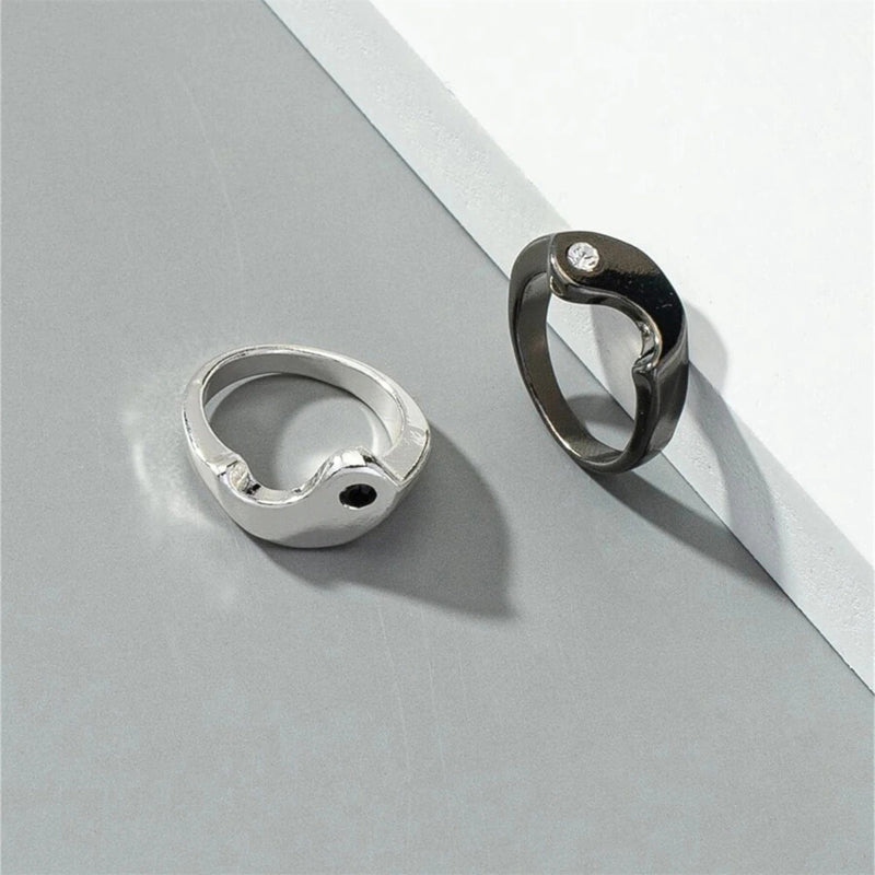 Yin und Yang Balance Strass Akzent Paar Ringe
