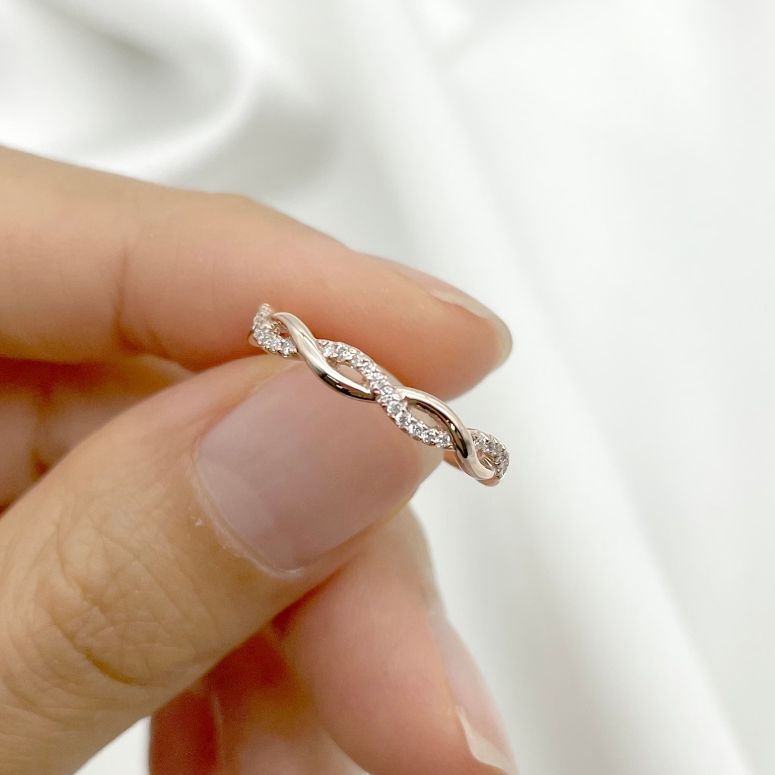 Carmiora - Gedrehter Eleganz-Ring