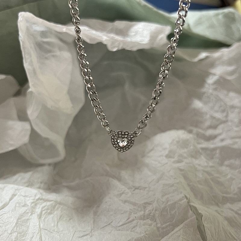 Vintage und einzigartige Charm- und Kettenhalskettenkollektion