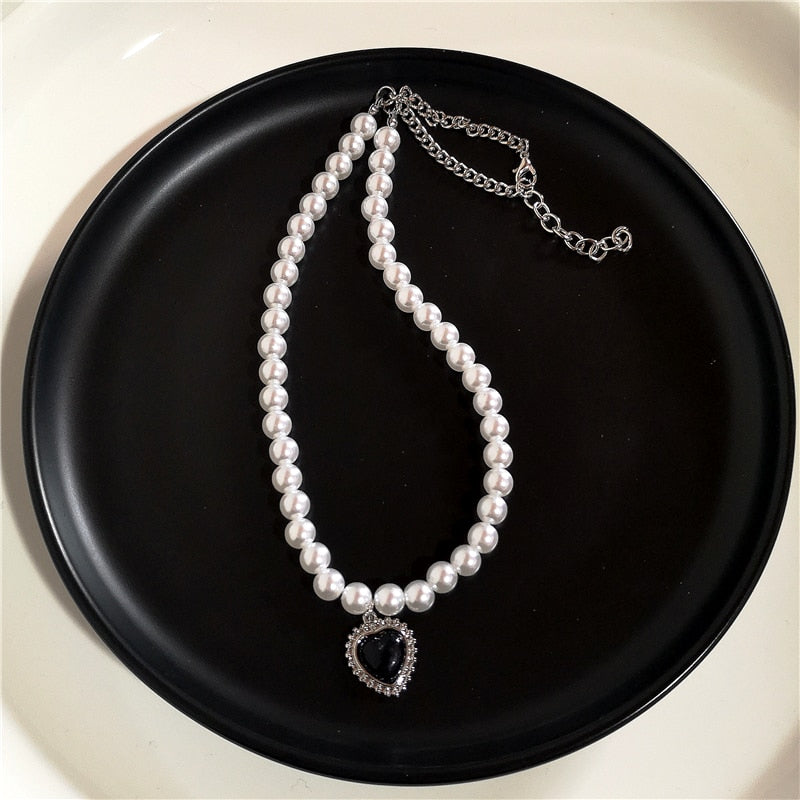 Choker-Halskettenkollektion im Vintage-Stil mit Gothic-Charm