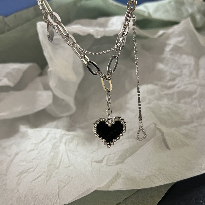 Vintage und einzigartige Charm- und Kettenhalskettenkollektion