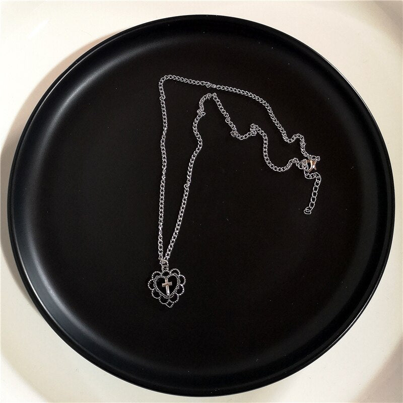 Choker-Halskettenkollektion im Vintage-Stil mit Gothic-Charm