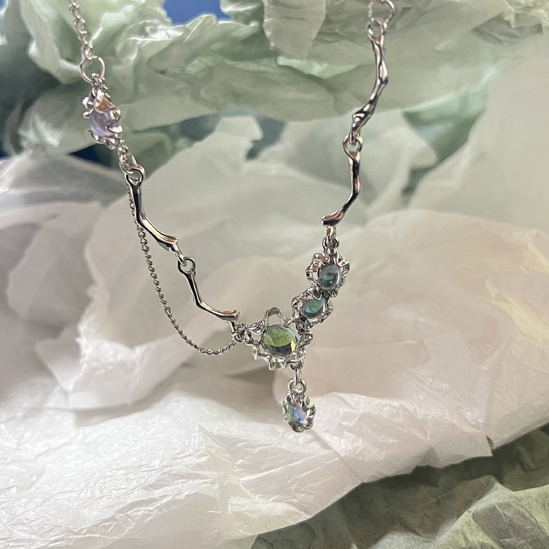 Vintage und einzigartige Charm- und Kettenhalskettenkollektion