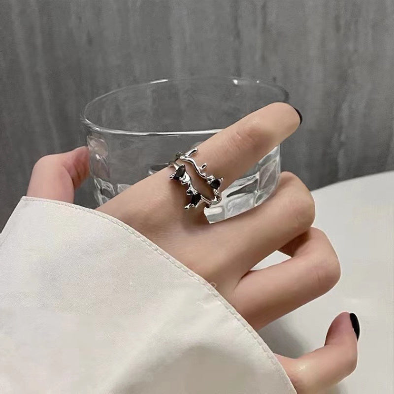 Trendy, von der Gotik inspirierte, verstellbare Ringkollektion für Damen
