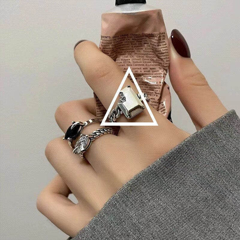 Trendy, von der Gotik inspirierte, verstellbare Ringkollektion für Damen