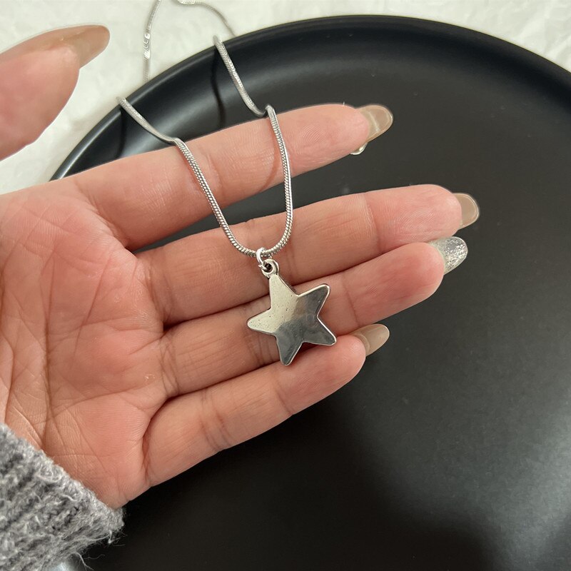 Choker-Halskettenkollektion im Vintage-Stil mit Gothic-Charm