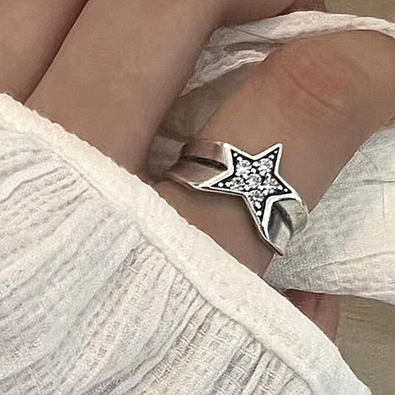 Trendy, von der Gotik inspirierte, verstellbare Ringkollektion für Damen