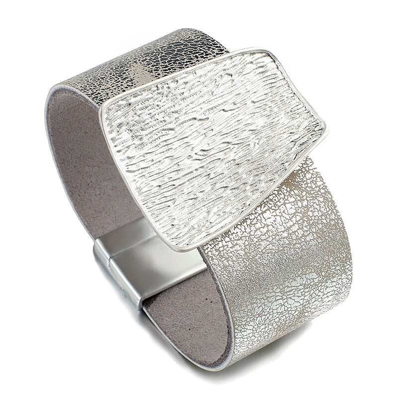Minimalistische Armbänder mit breiter Wickelschnalle