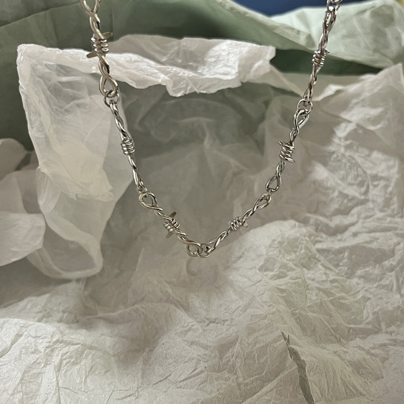 Vintage und einzigartige Charm- und Kettenhalskettenkollektion