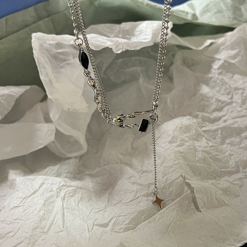 Vintage und einzigartige Charm- und Kettenhalskettenkollektion