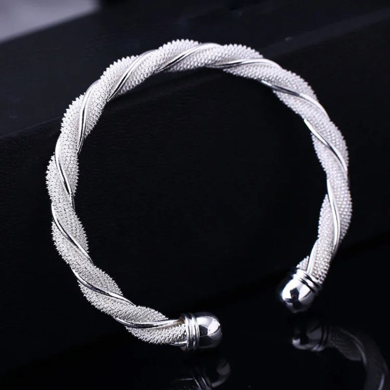 Verstellbare Armreife in Blattform