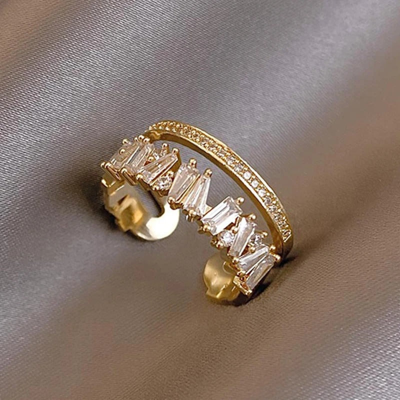 Carmiora - Opulenter Zirkonia-Ring