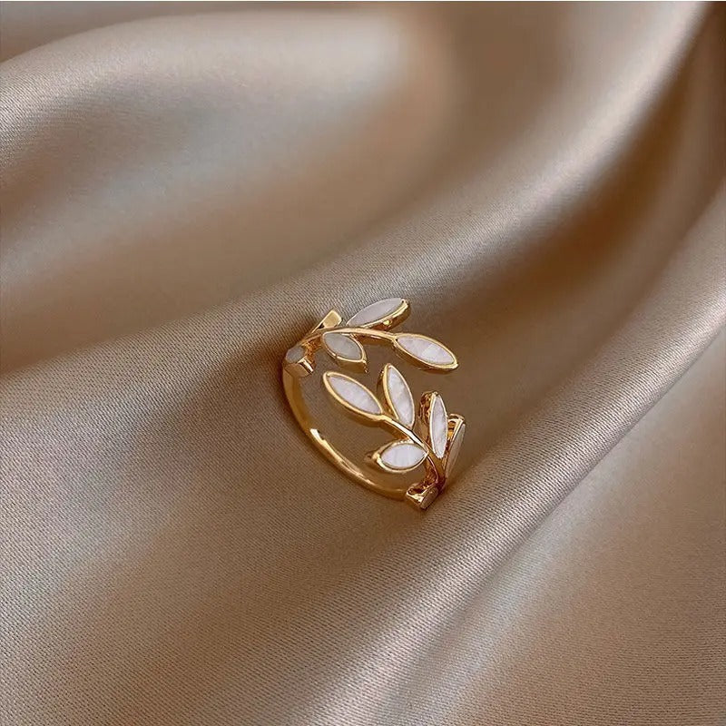 Carmiora - Opulenter Zirkonia-Ring