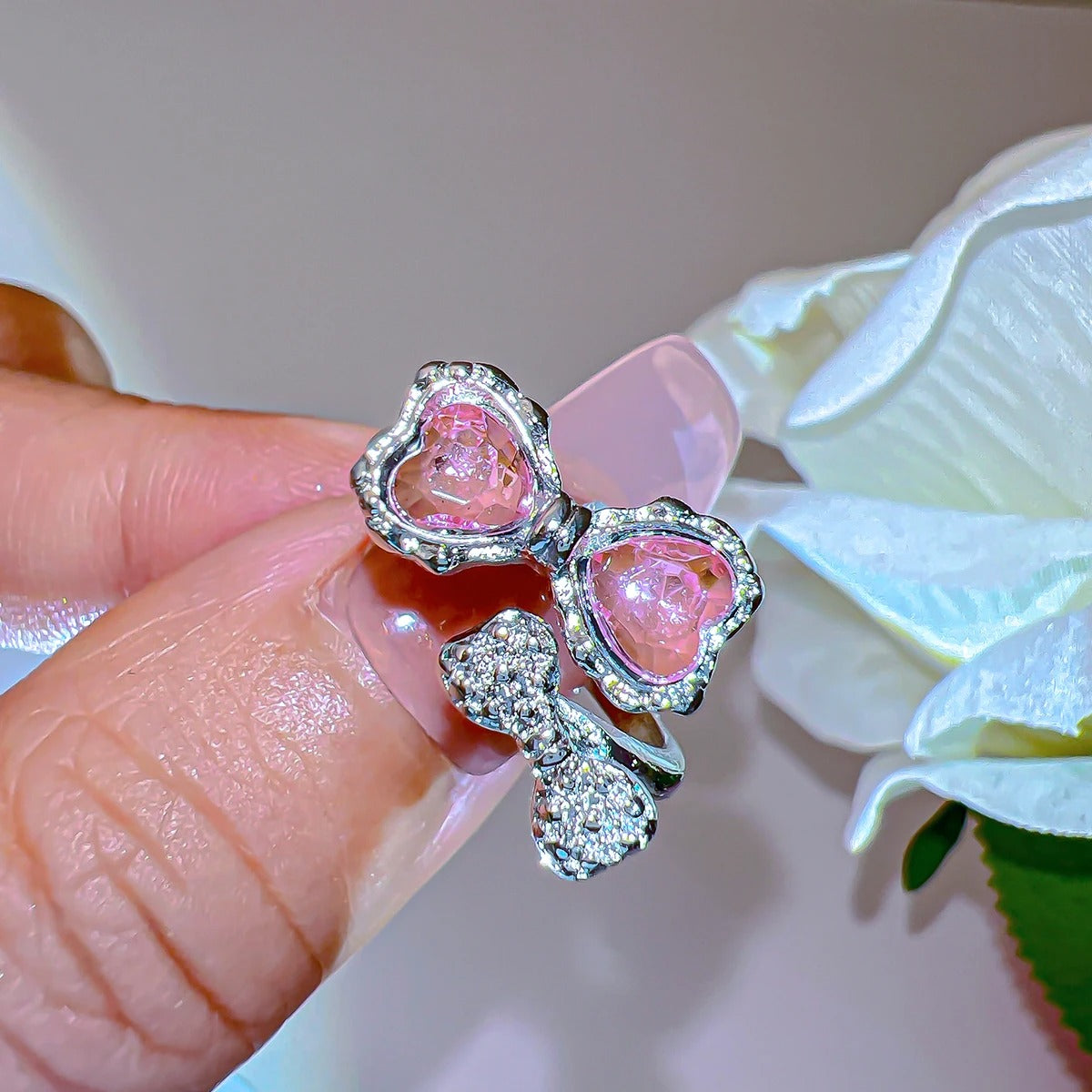Carmiora - Rosa leuchtender Kristall-Ring