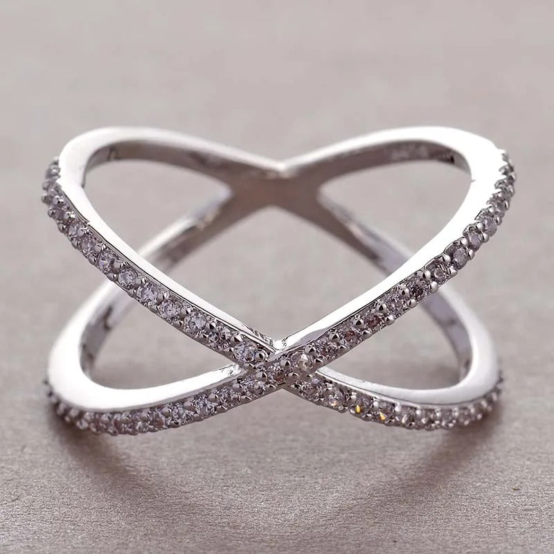Carmiora - Funkelnder Kreuz X Form Ring